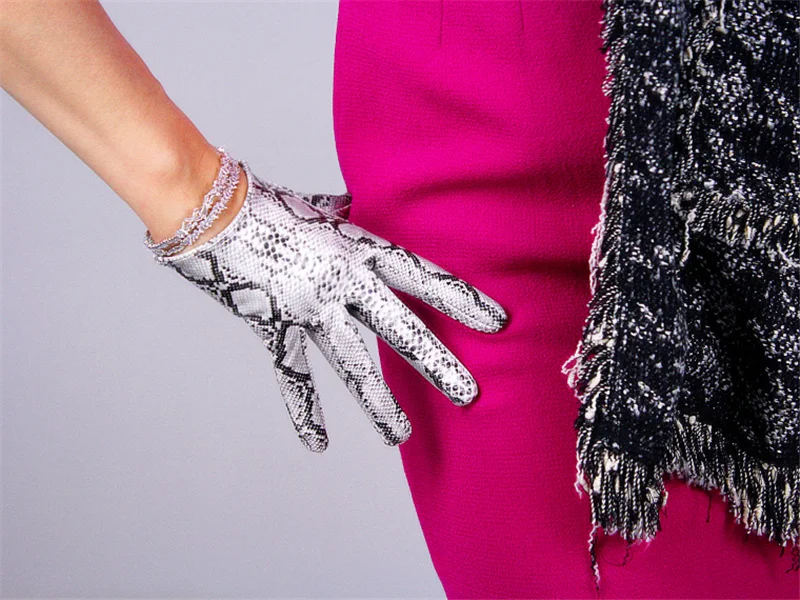 Модные женские перчатки 21 см из лакированной кожи, ультра короткие перчатки из искусственной кожи, Яркие Кожаные перчатки с рисунком питона TB81