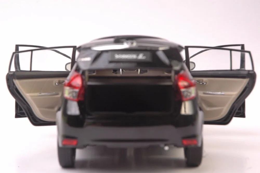 Toyota Yaris L 2013 model in scale 118 black (9)
