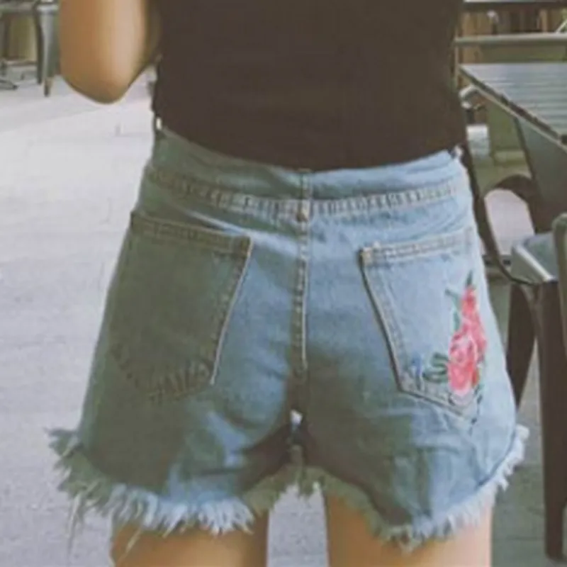 2019 New Summer Retro Flower Embroidery Denim Shorts Women Loose High Waist Short Feminino All Match Short Jeans Plus Size Short