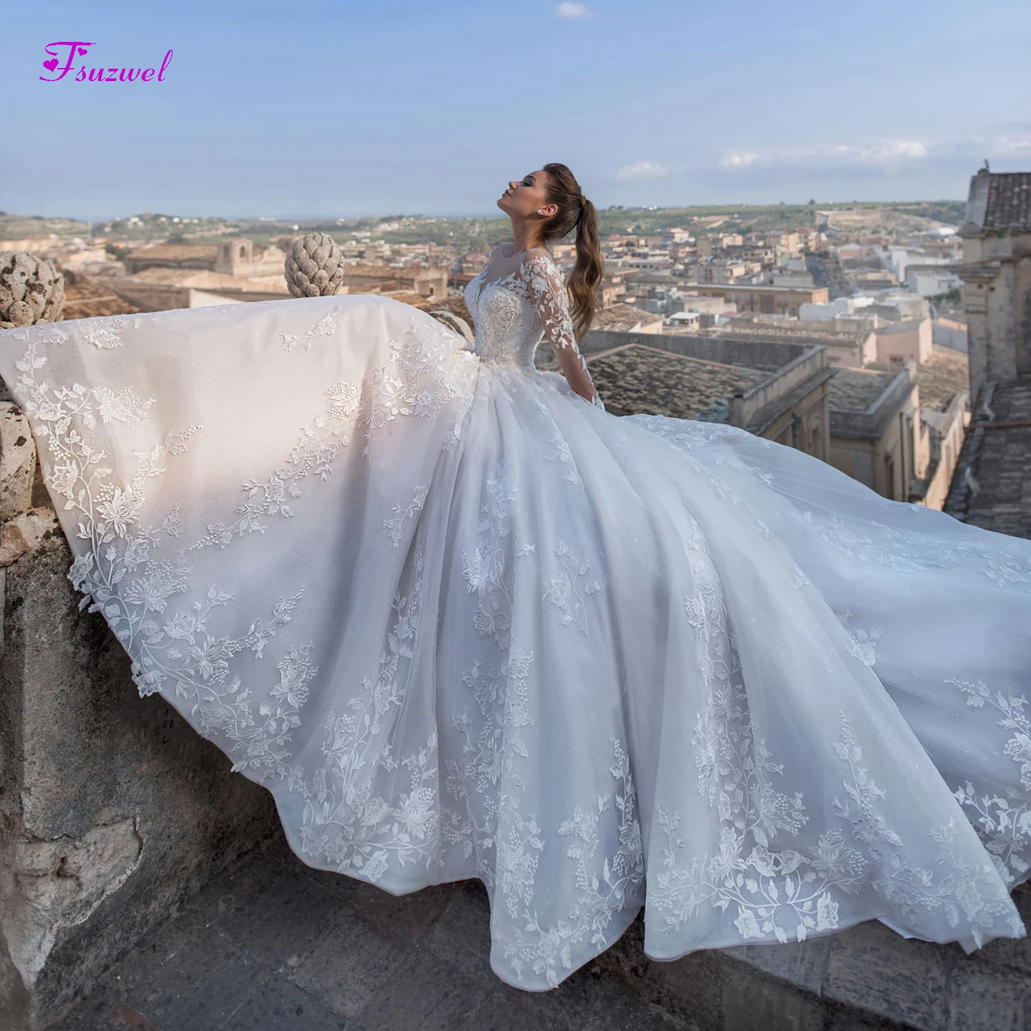 

Fsuzwel New Luxury Appliques Court Train A-Line Wedding Dresses 2019 Fashion Scoop Neck Lace Up Princess Bridal Gowns Plus Size