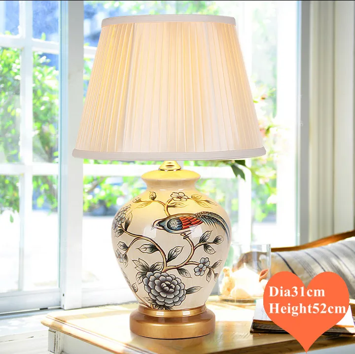 китайские настольные лампы. керамическая лампа с абажуром. настольная лампа chiaro версаче 254031101. керамические лампы с абажуром. красивые настольные лампы для спальни.