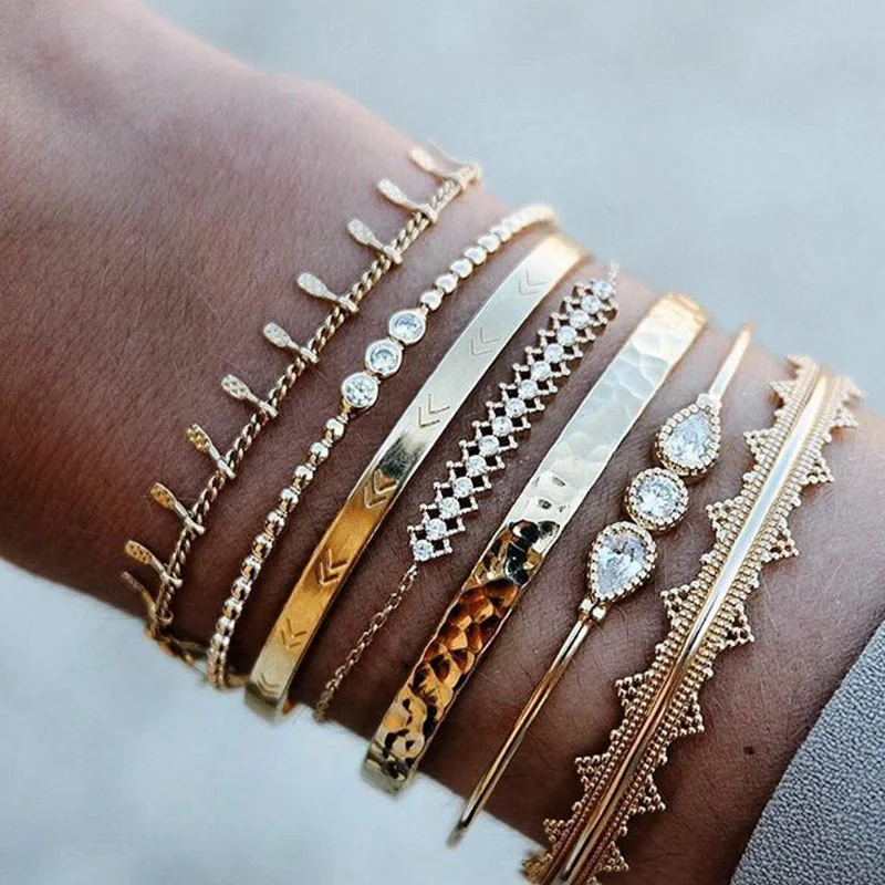 

7 Pcs/ Set Women Bracelet Personality Triangle Water Drop Arrow Bead Crystal Pendant Gold Chain Bracelet Set Lady Jewelry Gift