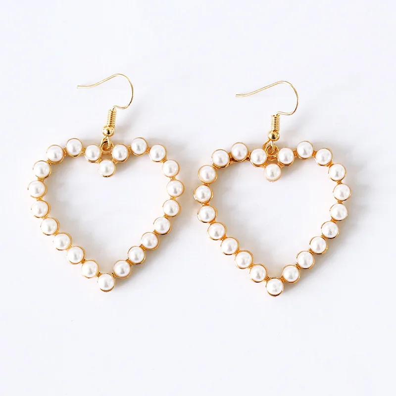 

Punk 2017 New Fashion Earrings Harajuku Soft Sprout Retro Geometric Peach Sweet Pearl Lady Earrings Wholesale Sales