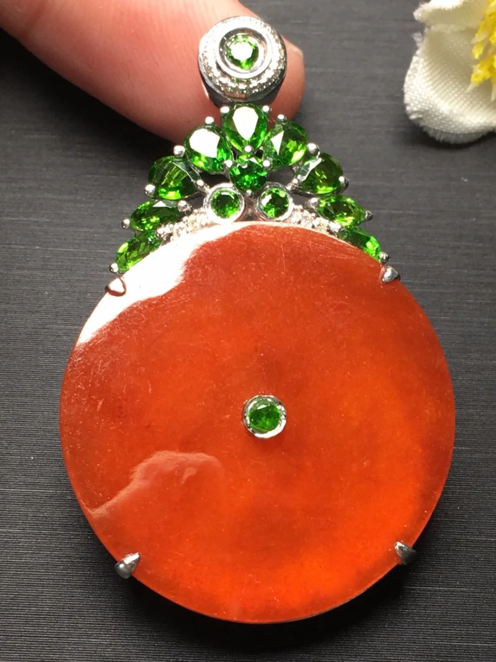 

Fine Jewelry Collectio Item Real 18K Yellow Gold Pendant G18K Diamond Natural Red Jade Gemstone Pendant Necklace Fine Pendants
