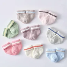 Новые зимние толстые теплые носки-тапочки для малышей