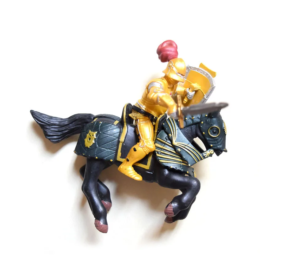 Фигурка рыцаря с чёрной лошадью Papo Word of Рыцари Tournament Golden Armor Knight|black knight|knight figurine |