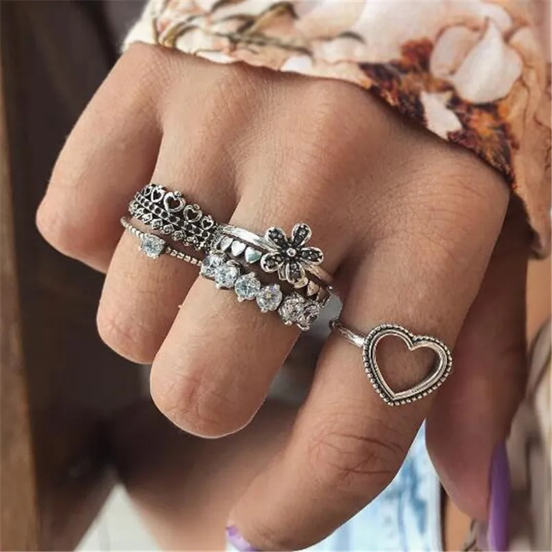

Olaru Vintage Bohemian Flower Heart Carved Knuckle Rings Set for Women White Crystal Midi Finger Ring Statement Jewelry 6Pcs/set