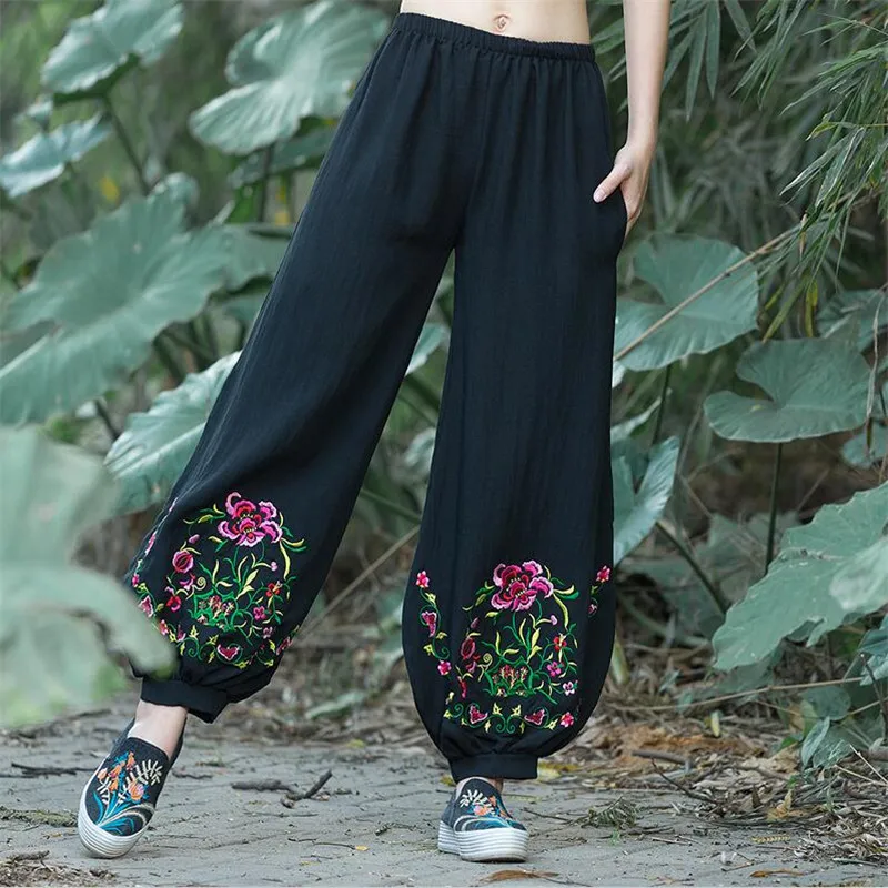 

Lady Bloomers New 2019 Flower Embroidery Vintage Long Trousers Ethnic Cotton Linen Loose Elastic Waist Pant Wide Leg Pants Red