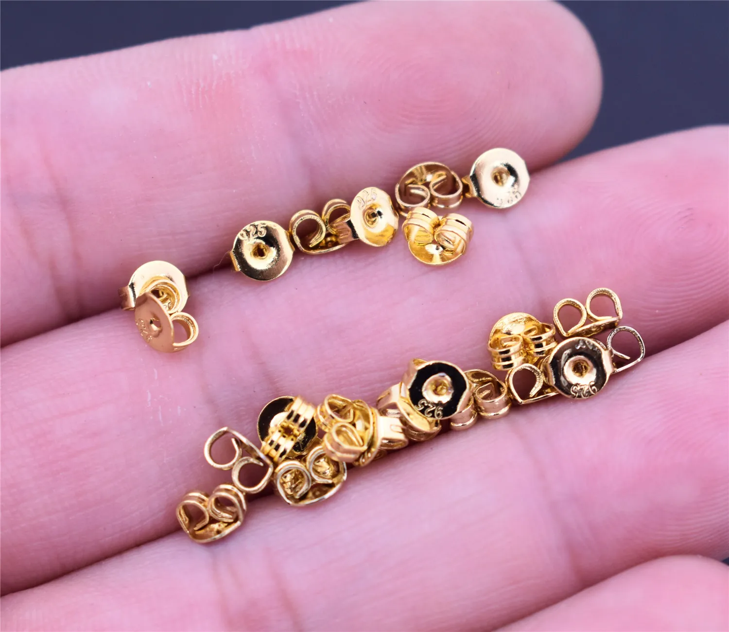 

100pcs High Quality 925 Gold Color Plated Copper Material Earring Back Plug Earring Settings Base Ear Studs Back Whole Sale