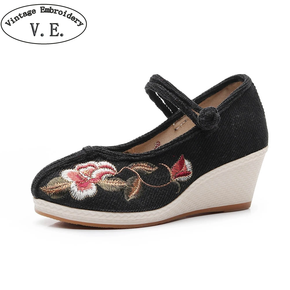 

Chinese Women Vintage Pumps Mid-aged Ladies Floral Embroidery Wedges Shoes Ethnic Travel Walking Shoes Topuklu Ayakkabi Bayan