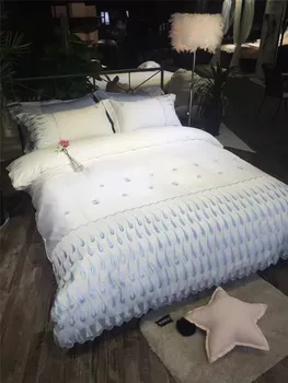 

Egyptian cotton 4pcs white Feather embroidery Bedding set Designer Bed set King Queen Size Duvet cover Bedsheet set
