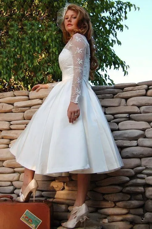 plus-size-sheer-garden-v-neck-wedding-dresses (2)_