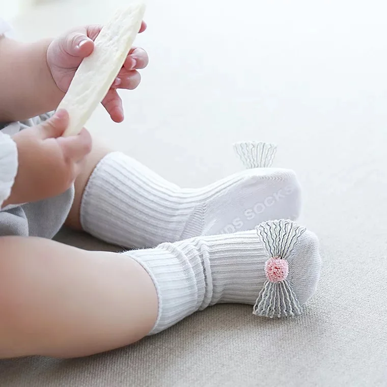 Хлопковые носки для новорожденных девочек Нескользящие носки для малышей с милым 3D цветочным бантом, носки-тапочки для малышей 0-18 месяцев