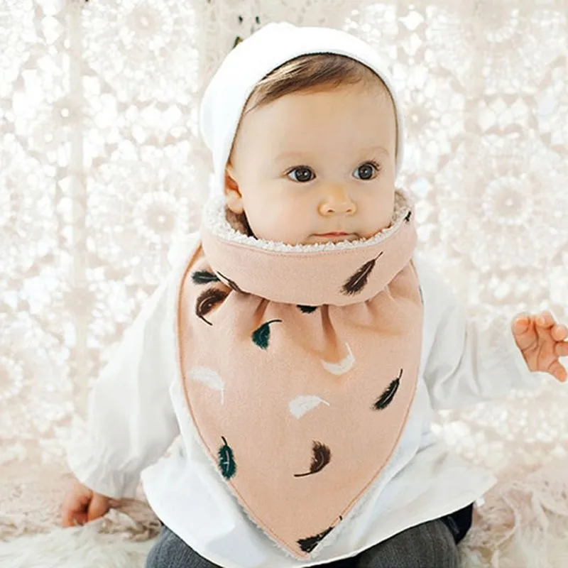 Детские хлопковые Кормление нагрудник для малышей Мягкий отрыжка ткани для малышей зимние толстые теплые Треугольники шарф слюны Полотенца