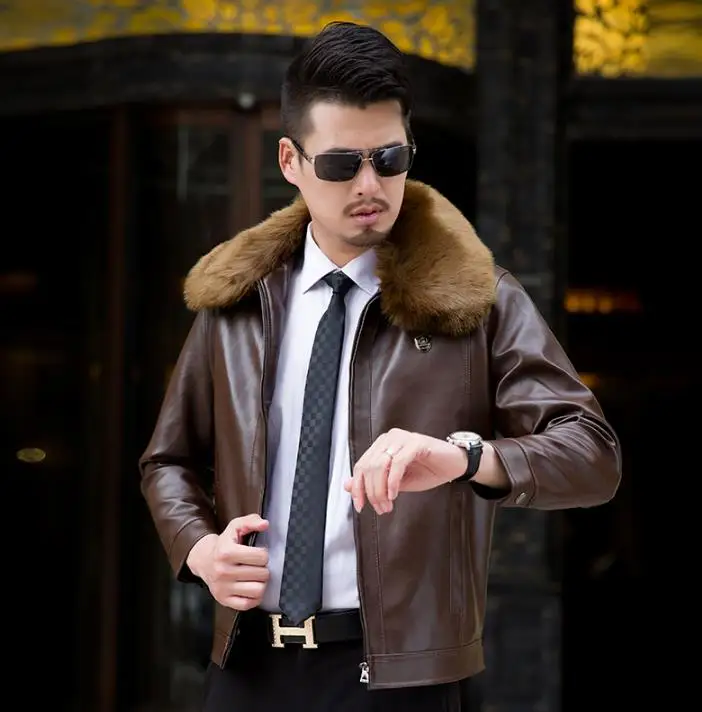 casaco com gola de pelo masculino