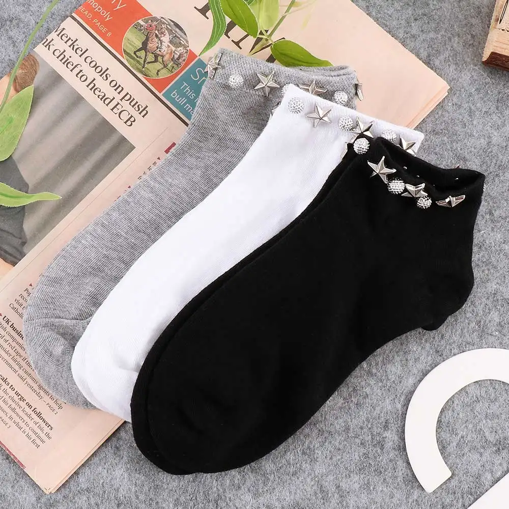 Fashion Women Socks Handmade Rivet Pearl Stars Socks Women Creative Hipster Socks Cotton Breathable Absorbent Socks