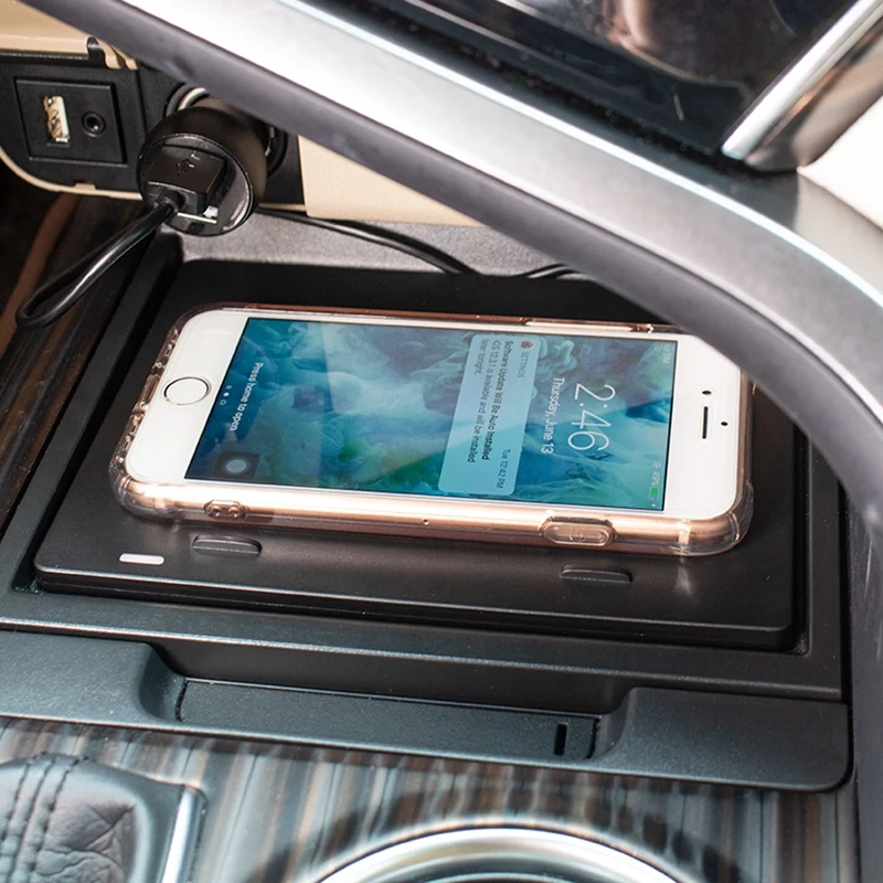 

Car Qi Wireless Phone Charging Pad Module for Toyota Camry 2018-2019 Fast Charging Case Plate Central Console Storage Box Acce