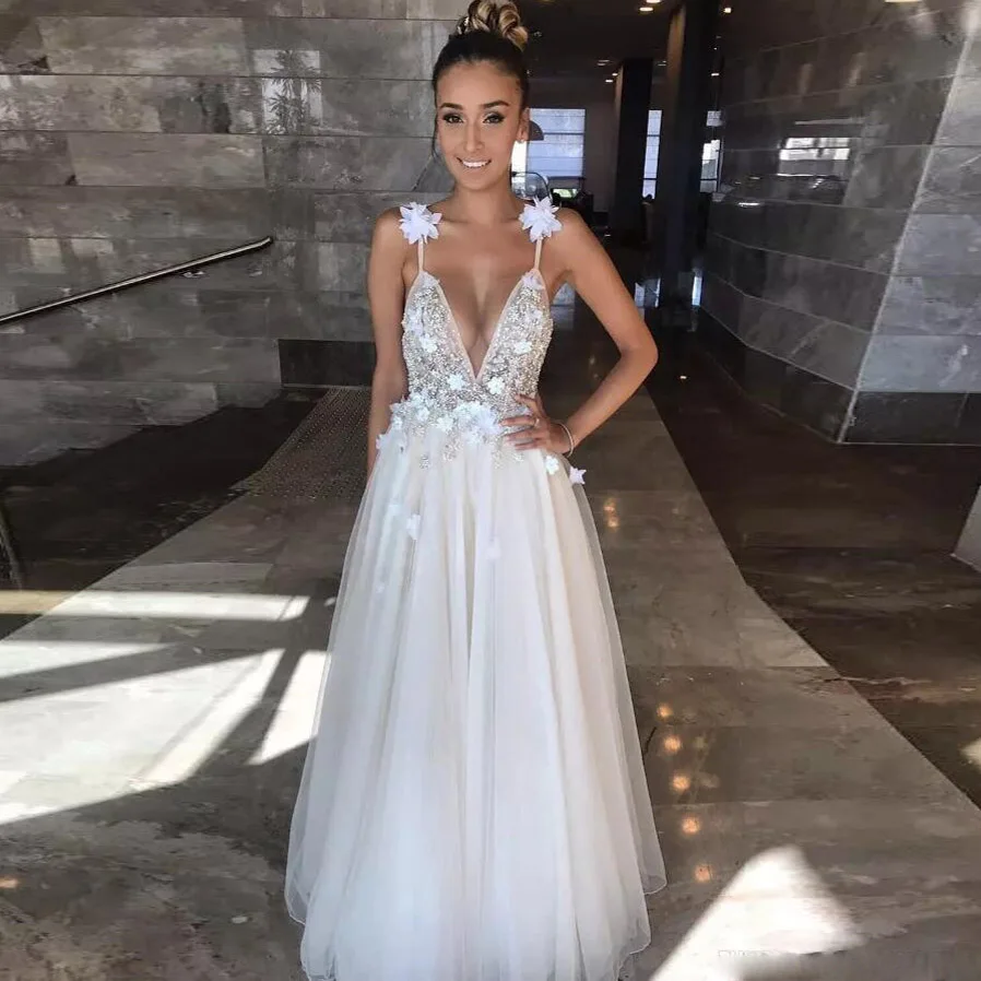 

Sexy Boho Crystal Long Tulle Prom Gowns 2018 With 3D Flower Backless Evening Gowns Deep V-neck Robe De Soiree Longue 2018