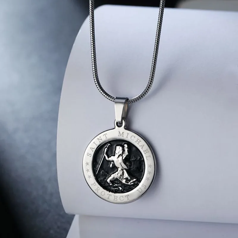 

Stainless Steel Necklace Vintage Traveler Patron Saint Out of Amulet St. Christopher Pendants Necklaces For Religious Jewelry