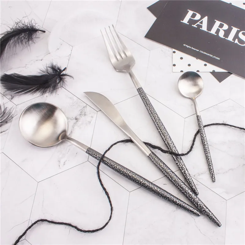 

24pcs/set European Style 3D Pattern Stainless Steel Cutlery Set Flatware Set Dinner Knife Fork Spoon Set Dinnerware Tableware