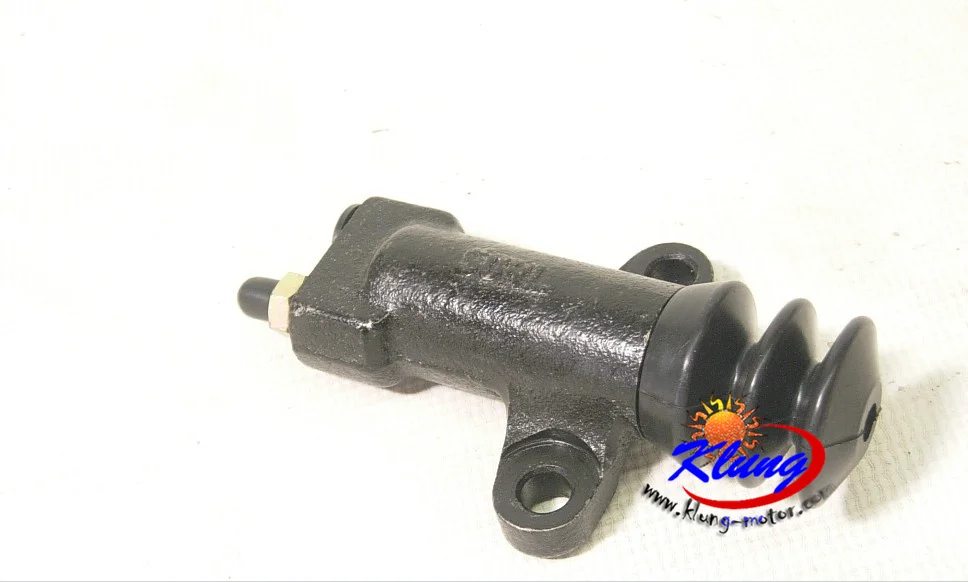 rear clutch master cylinder_