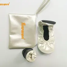 Лидер продаж; серебристая обувь на плоской подошве; женская обувь на плоской подошве с логотипом; сумка с принтом