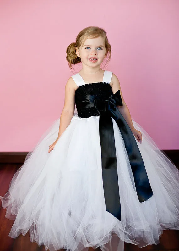 

Crochet Upper Flower Girl Dress With Ribbon Bow Flower Floor Length Girl Tutu Formal Dress Gorgeous for Wedding Party Photograps