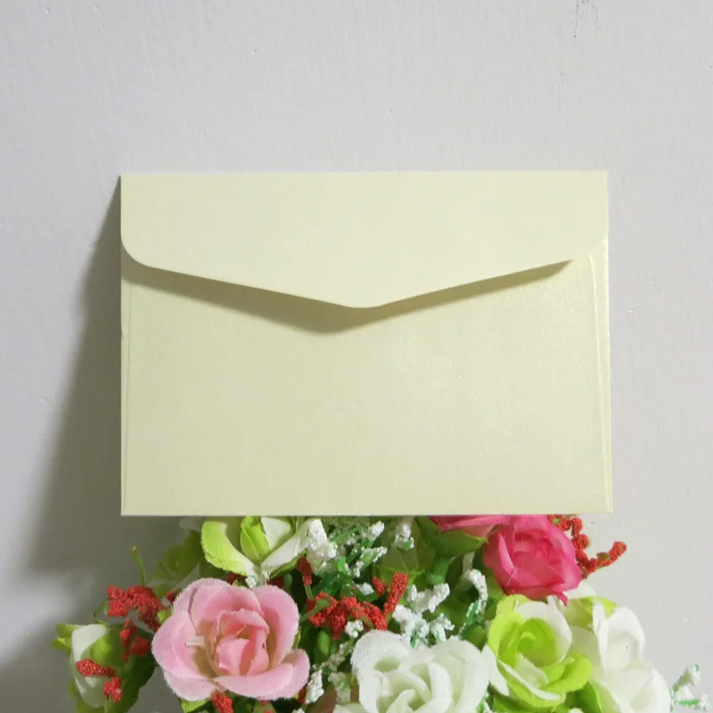 100 шт 10x7 см(3," x 2,7") мини красочный бумажный конверт членские карты Обложка для банковских карт - Цвет: Light yellow