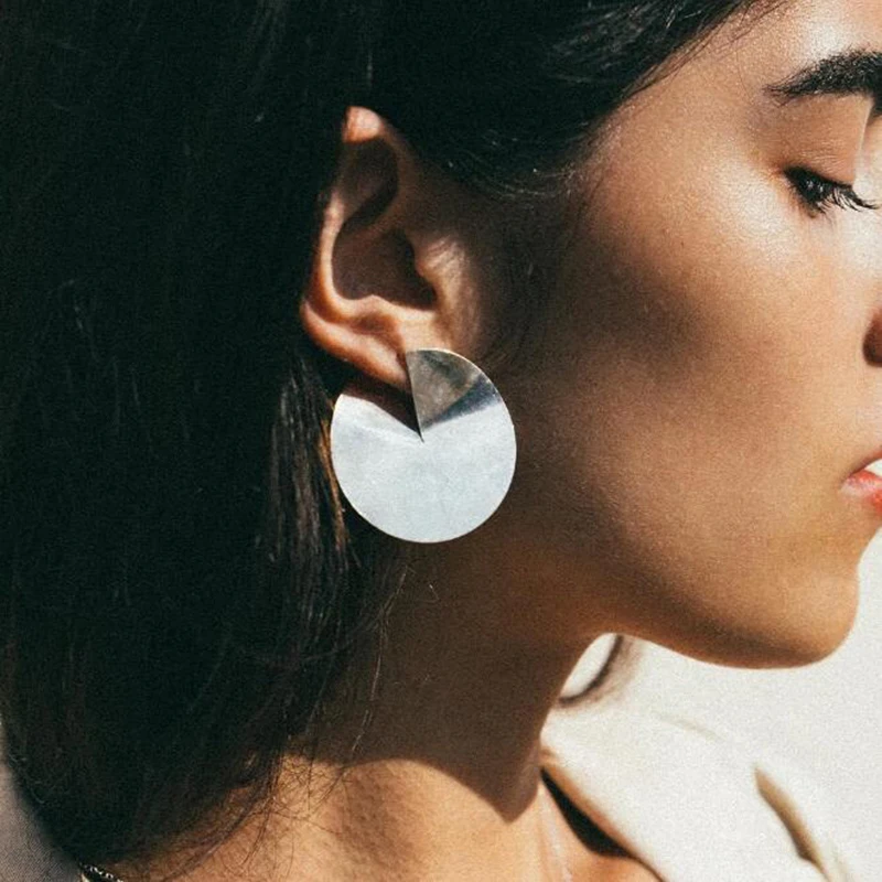 

Tocona 2pc Punk Round Stud Earrings Exaggerated Big Metal Alloy Piercing Earrings for Women Ear Pendientes Brincos Femme 2040
