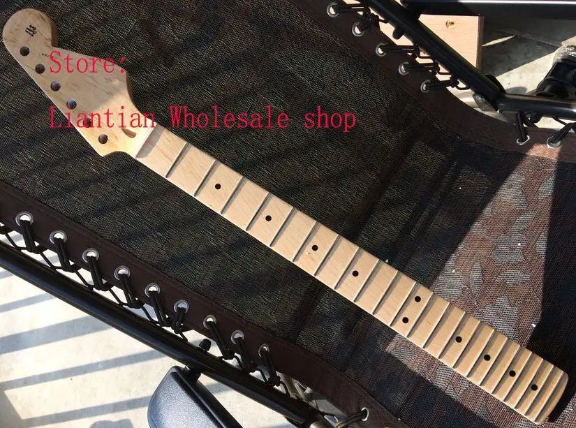

Fast shipping new stratocaster electric guitar st neck 22 Fret maple fingerplate varnish after the belt guitar neck -17-11
