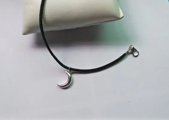 sl 0164 2018 Japan and South Korea version Harajuku retro sweet velvet bracelet smooth crescent pendant female jewelry simple | Украшения и