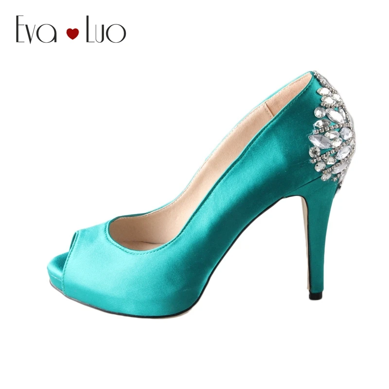 emerald green dress black shoes