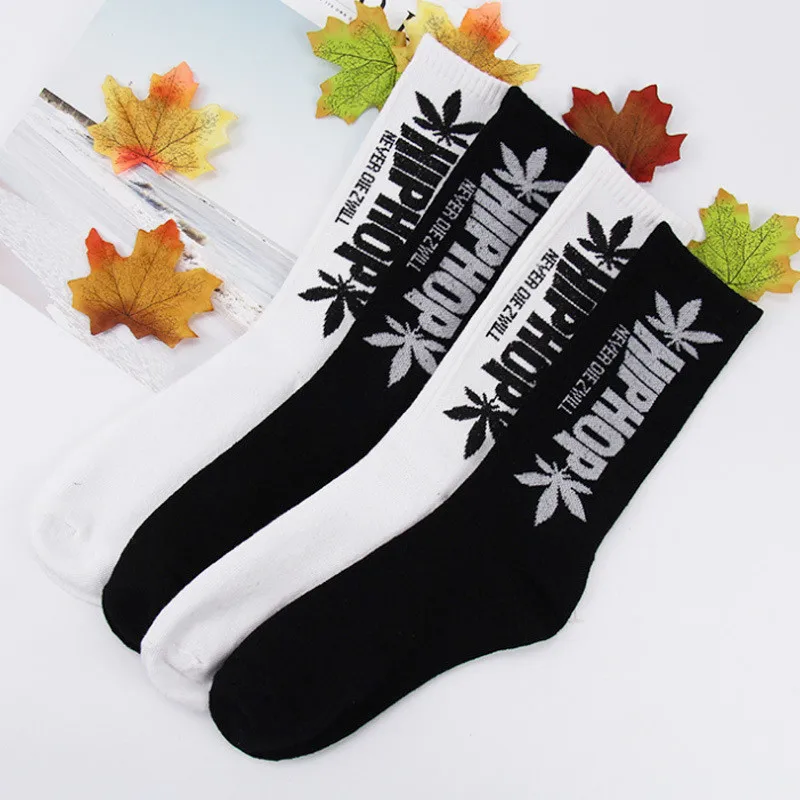 

Men and Women Japanese Hemp Leaf Section Cotton In The Tube Socks Street Wild Sports Couple Korean Version of The Tide Socks