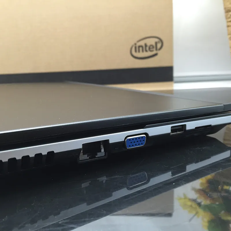 Игровой ноутбук 15 6 дюйма 8 Гб DD3R + 128 SSD четырехъядерный процессор Intel I7 быстрая
