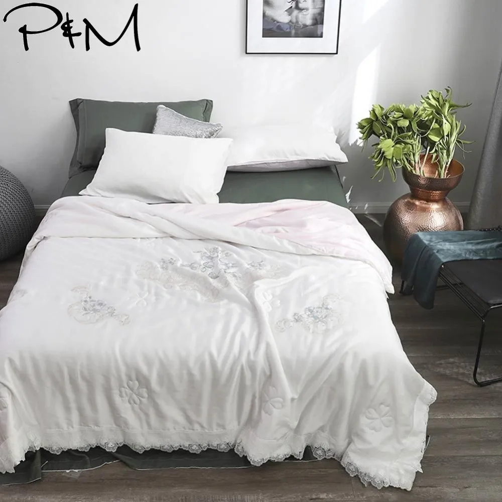 

2019 Flowers White Lace Border Air-condition Thin Summer Quilt Embroidery Comforter Artificial Silk Fabric Polyester Queen Size
