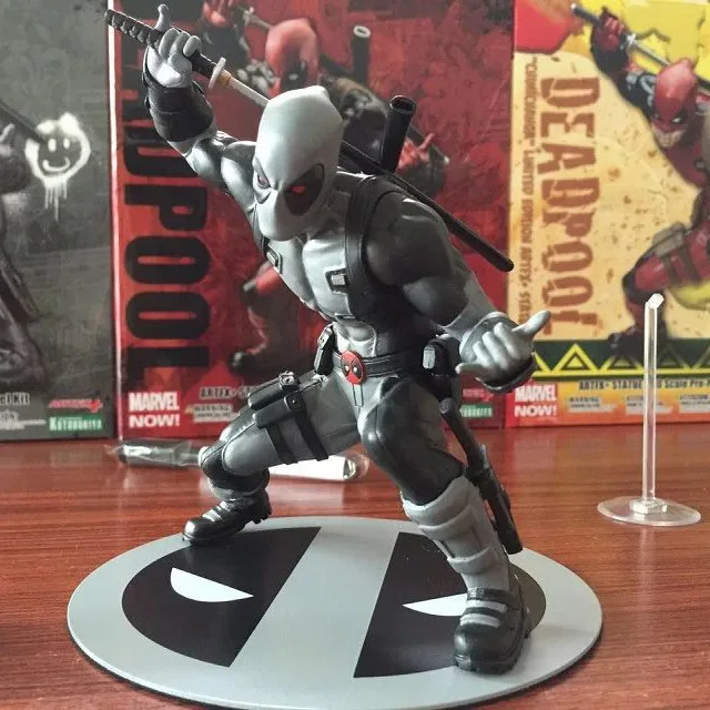 

hot Marvel Deadpool Action Figure Toys Collectible X-MAN Deadpool Reaper Figures 14cm PVC model dolls Model
