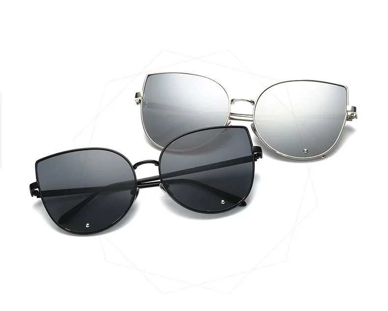 3232268806_810483317