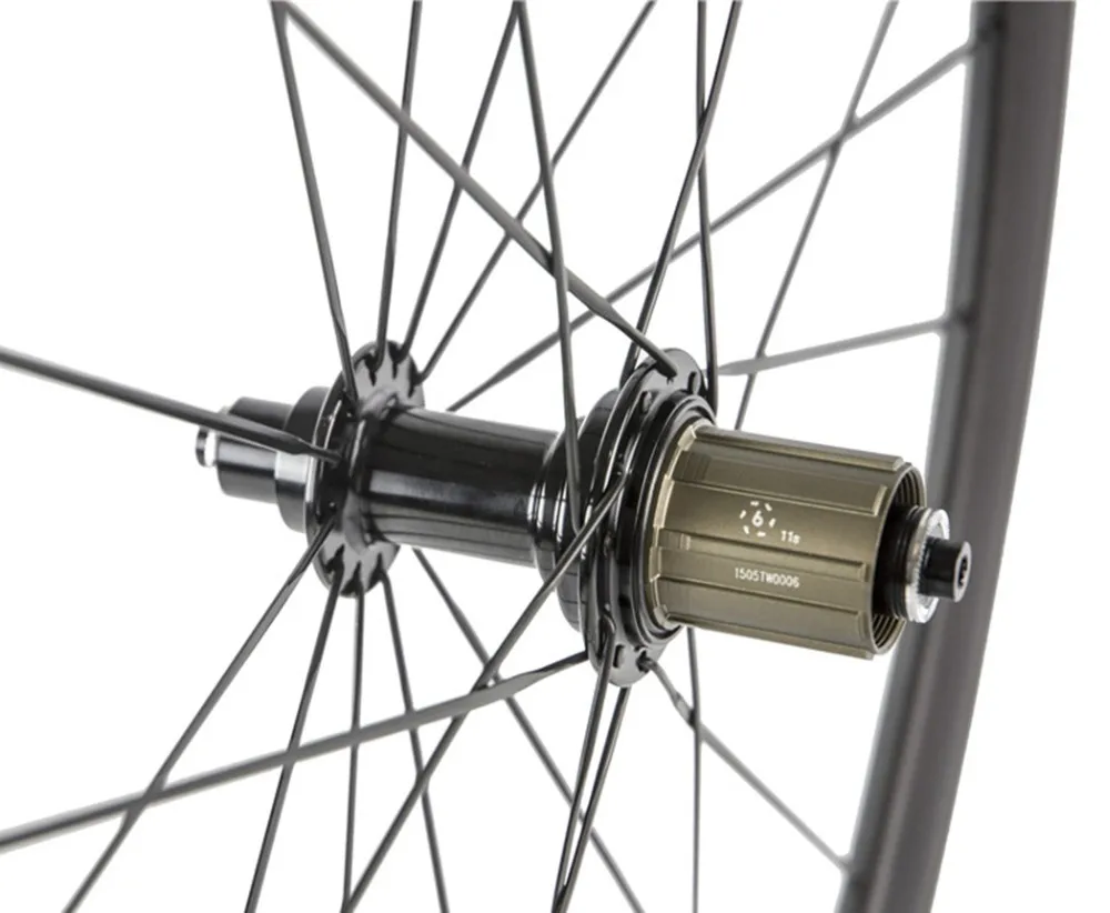 Excellent Superteam 700C 38mm clincher wheelset 3K Matte 10 Excellent Superteam 700C 38mm clincher wheelset 3K Matte 10