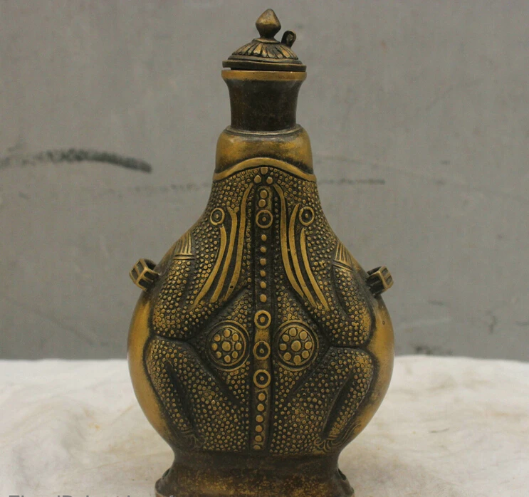 

Chinese Folk Culture Handmade Old bronze Brass statue Frog Bottle Sculpture