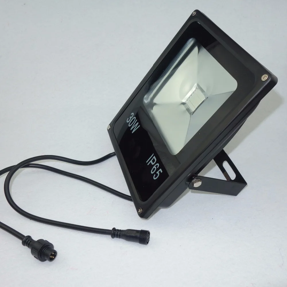 

DC36V input 30W high power led WS2811 controlled RGB flood light;addressable;IP65;size:23cm*18cm*5cm