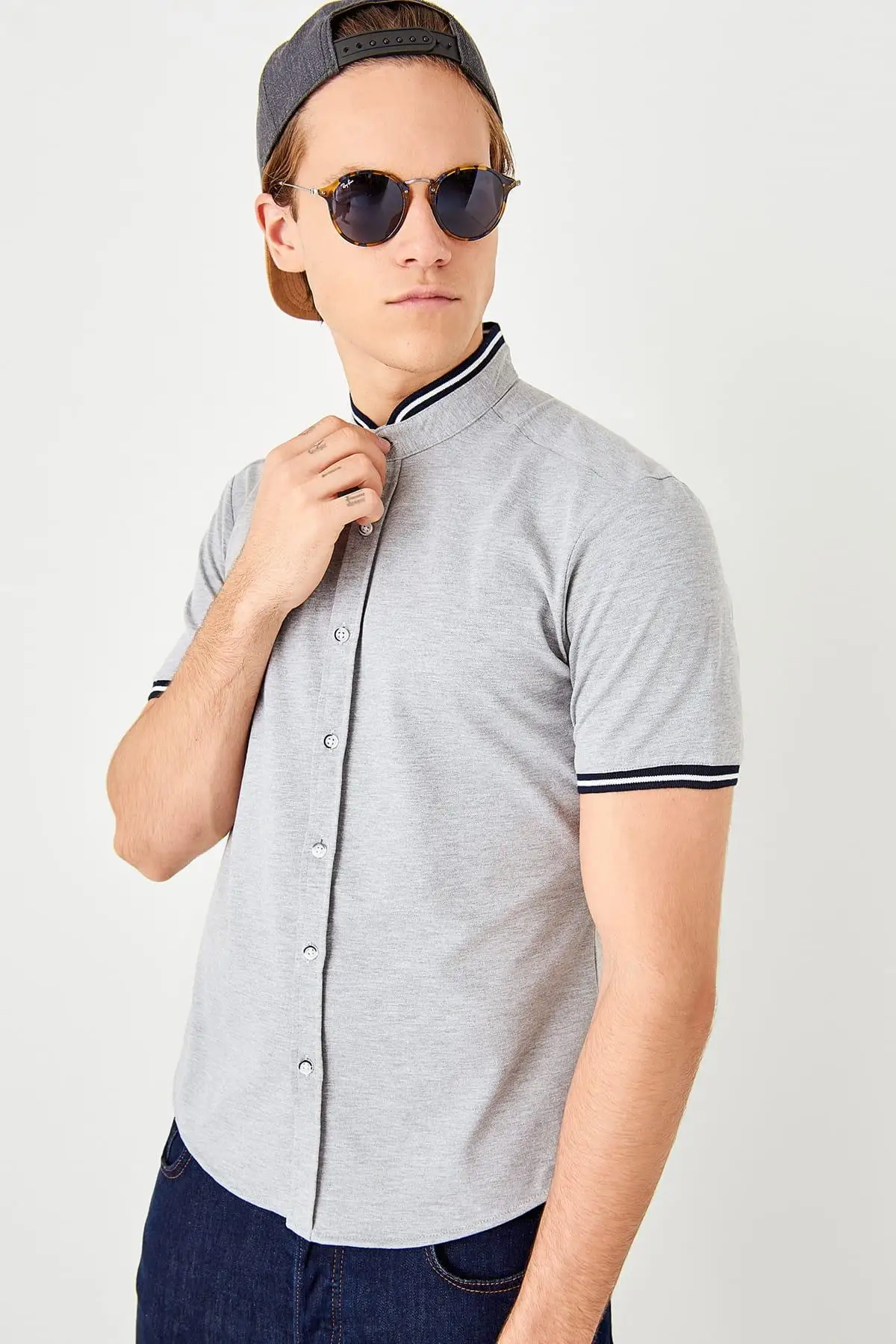 

Trendyol Gray Men 'S Crew Neck Short Sleeve Knitted New Shirt TMNSS19RS0050