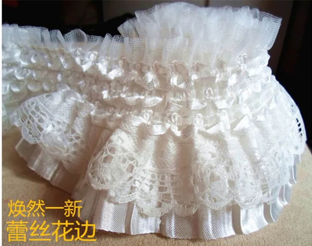 оборка из атласной ленты. белое платье с рюшками. белое воздушное платье короткое. белые рюши. блузка с оборками.