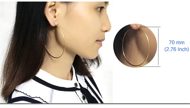 3683182623_996853077