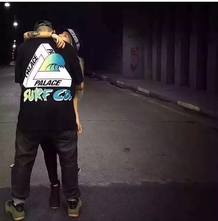 2887547450_1794878363