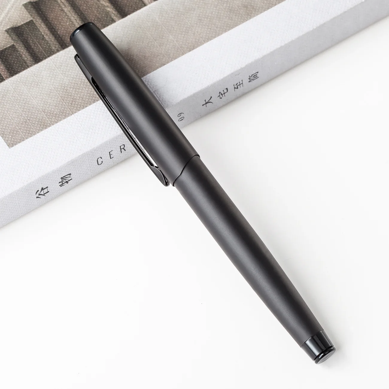 

Brand Luxury Metal Ballpoint Pens 0.5mm Medium Refill Black Red Blue Clip School Office Business Writing Stationery Gift