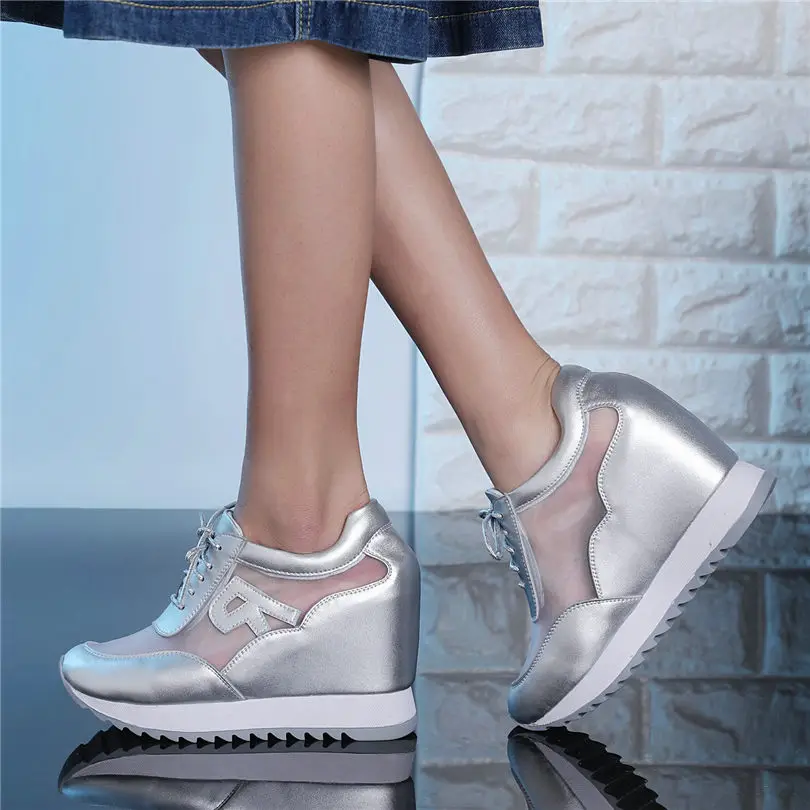 Теннисные женские кроссовки из натуральной кожи на танкетке; римские сандалии-гладиаторы на платформе; летние туфли-лодочки на высоком каблуке в стиле панк; Повседневная обувь; Новинка
