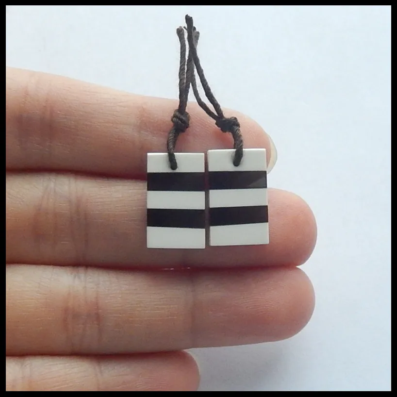 

Natural Howlite with Obsidian Intarsia Earring Beads Semi-precious Stone,16x10x3mm,2.3g