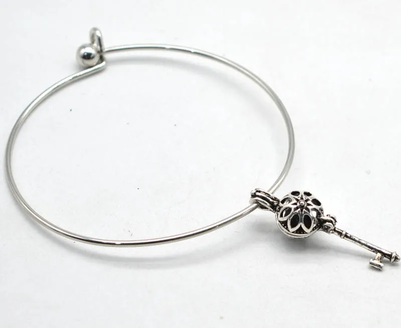 Lava Key Locket Bracelet Expandable Bangles Essential Oil Diffuser