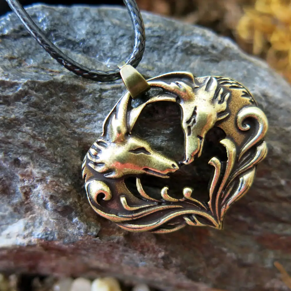 10pc Dropshipping Fantasy Vintage Horse Lords Necklace bronze Retro