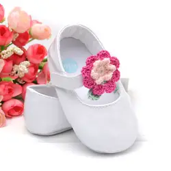 Лидер продаж, милая обувь принцессы для маленьких девочек, дышащая обувь с вязаным цветком, Повседневная Мягкая Обувь для новорожденных